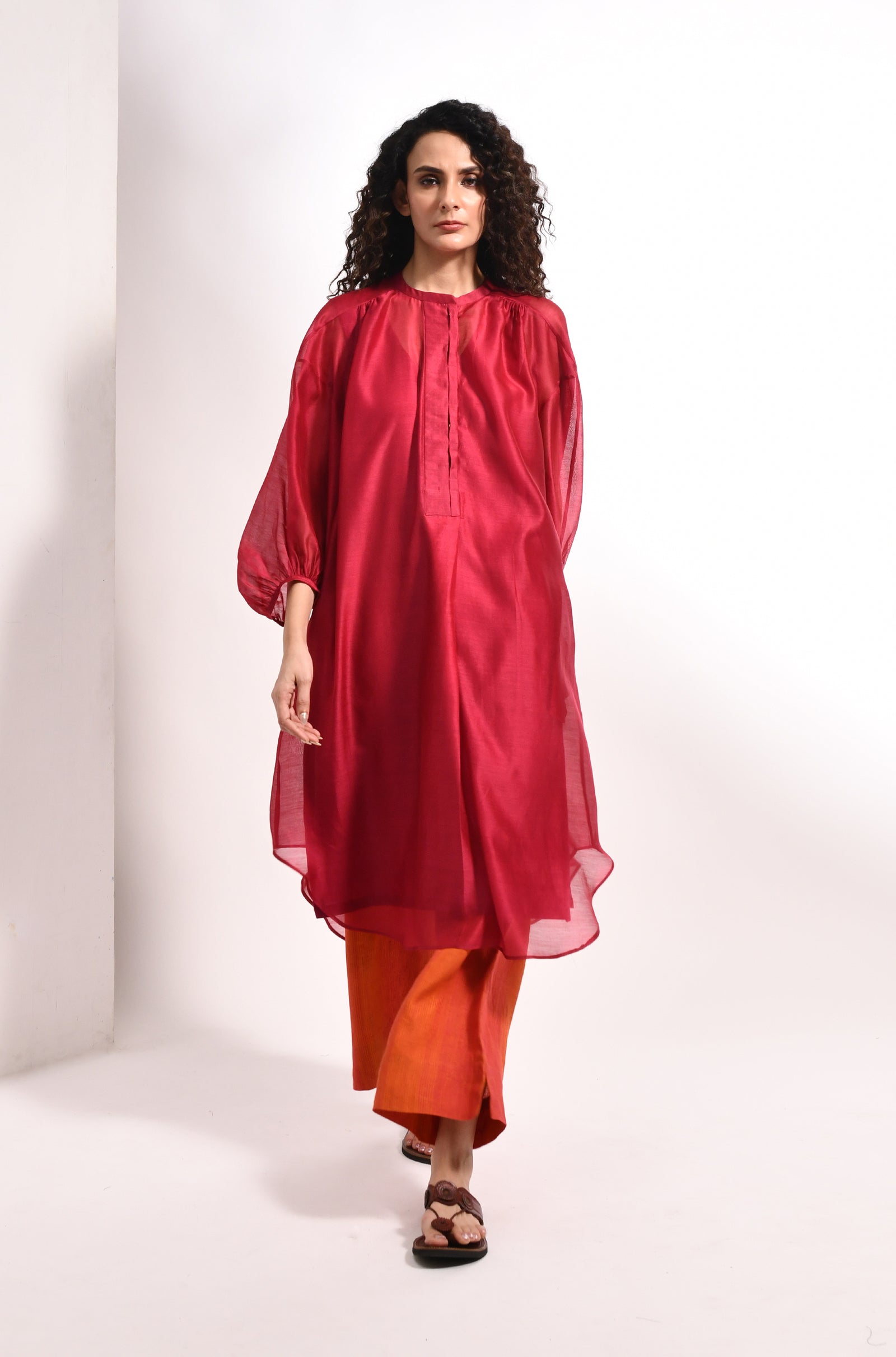 Maroon chanderi balloon sleeve kurta set