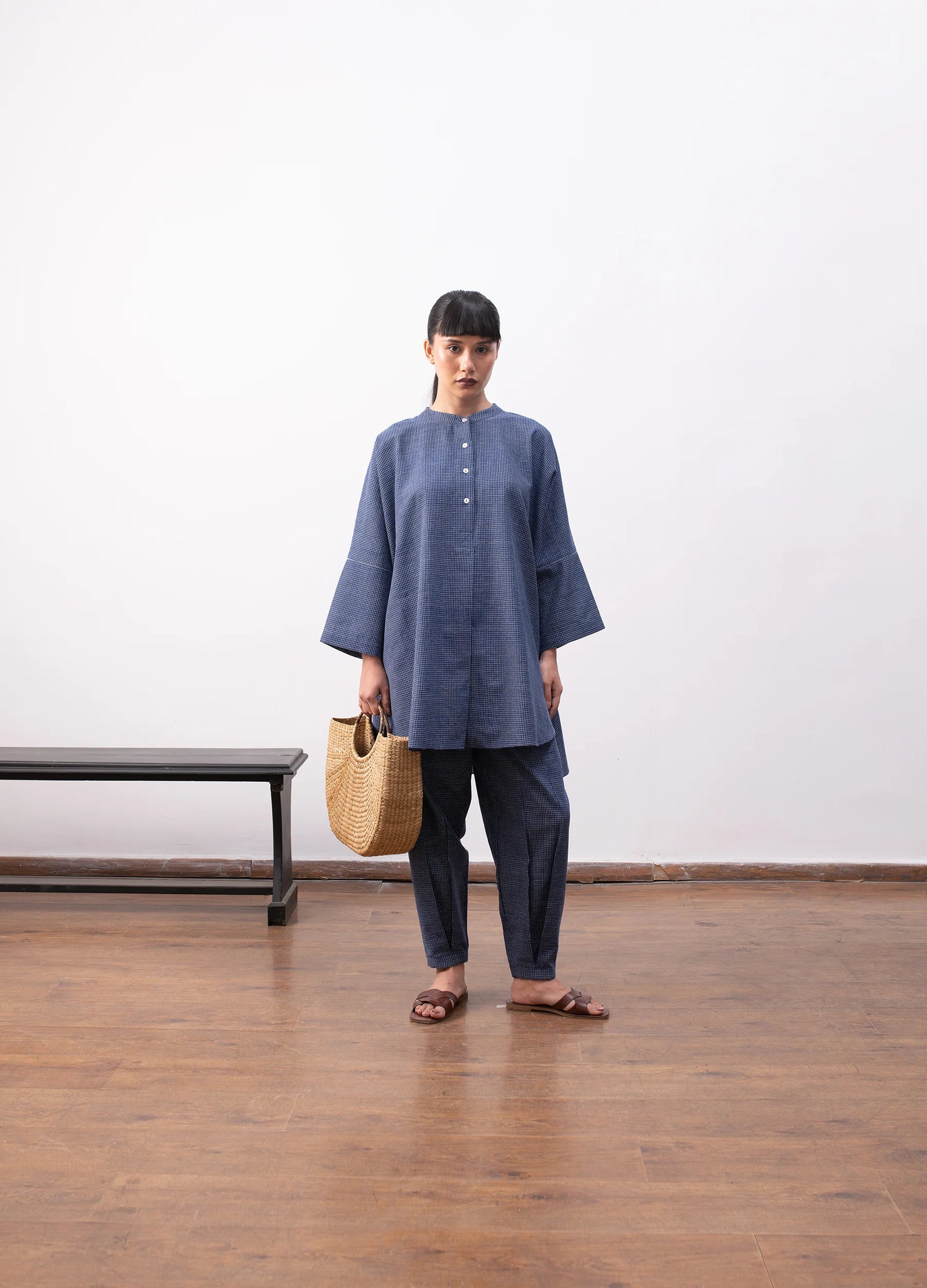 Women’s navy blue tunic top with pants and wide sleeves – Hiranya