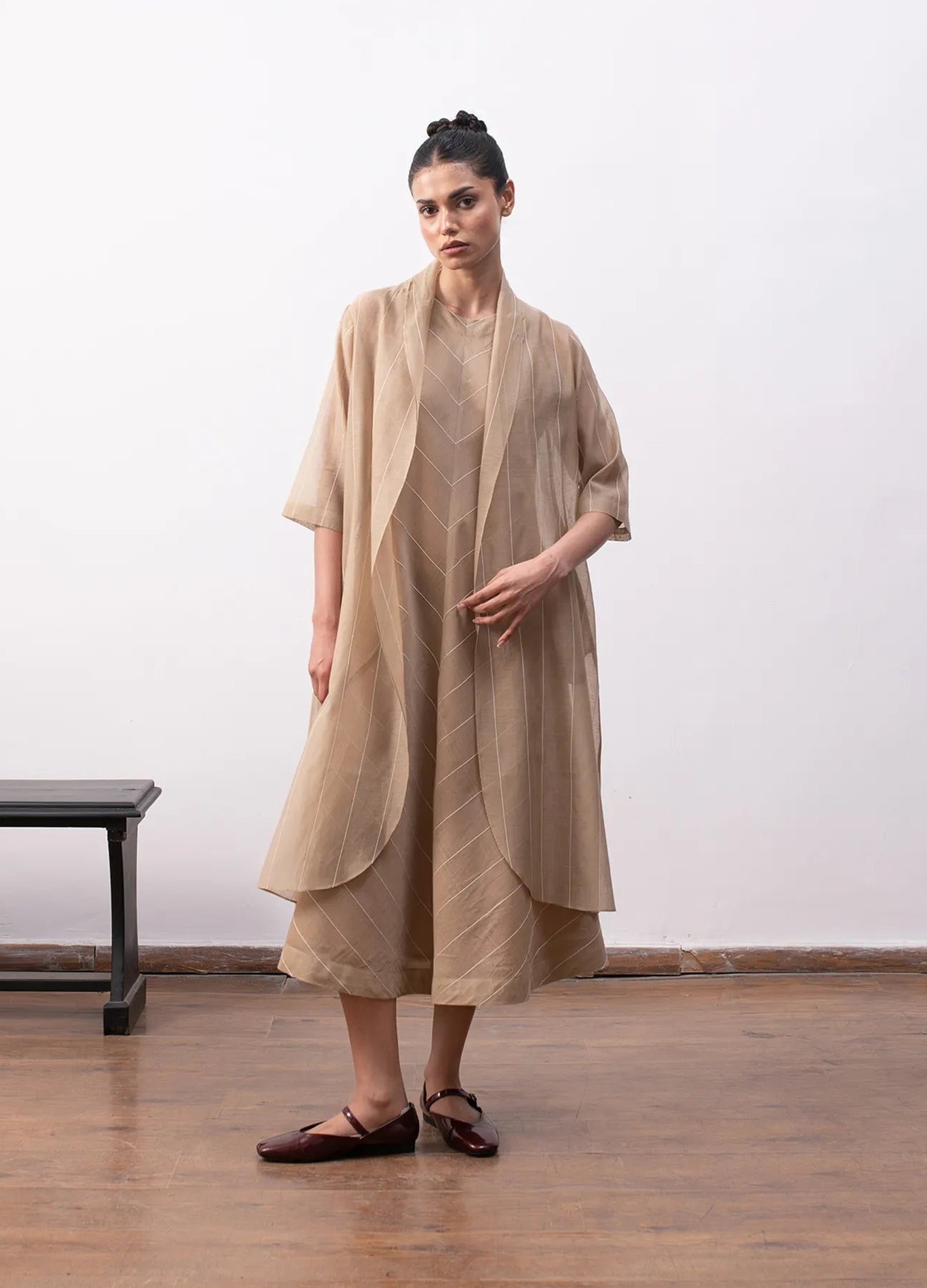 Beige layered dress with flowy silhouette jacket - Hiranya