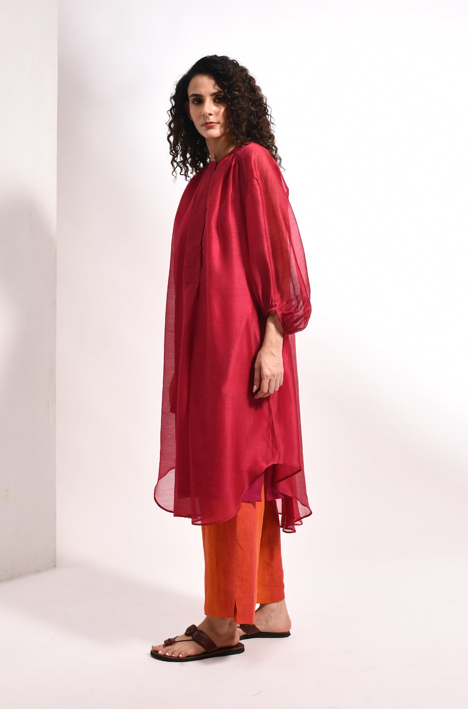 Maroon chanderi balloon sleeve kurta set