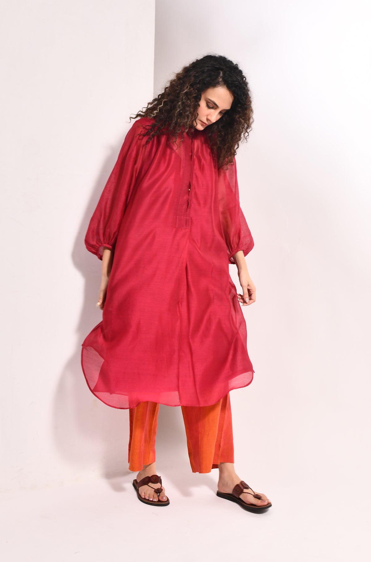 Maroon chanderi balloon sleeve kurta set