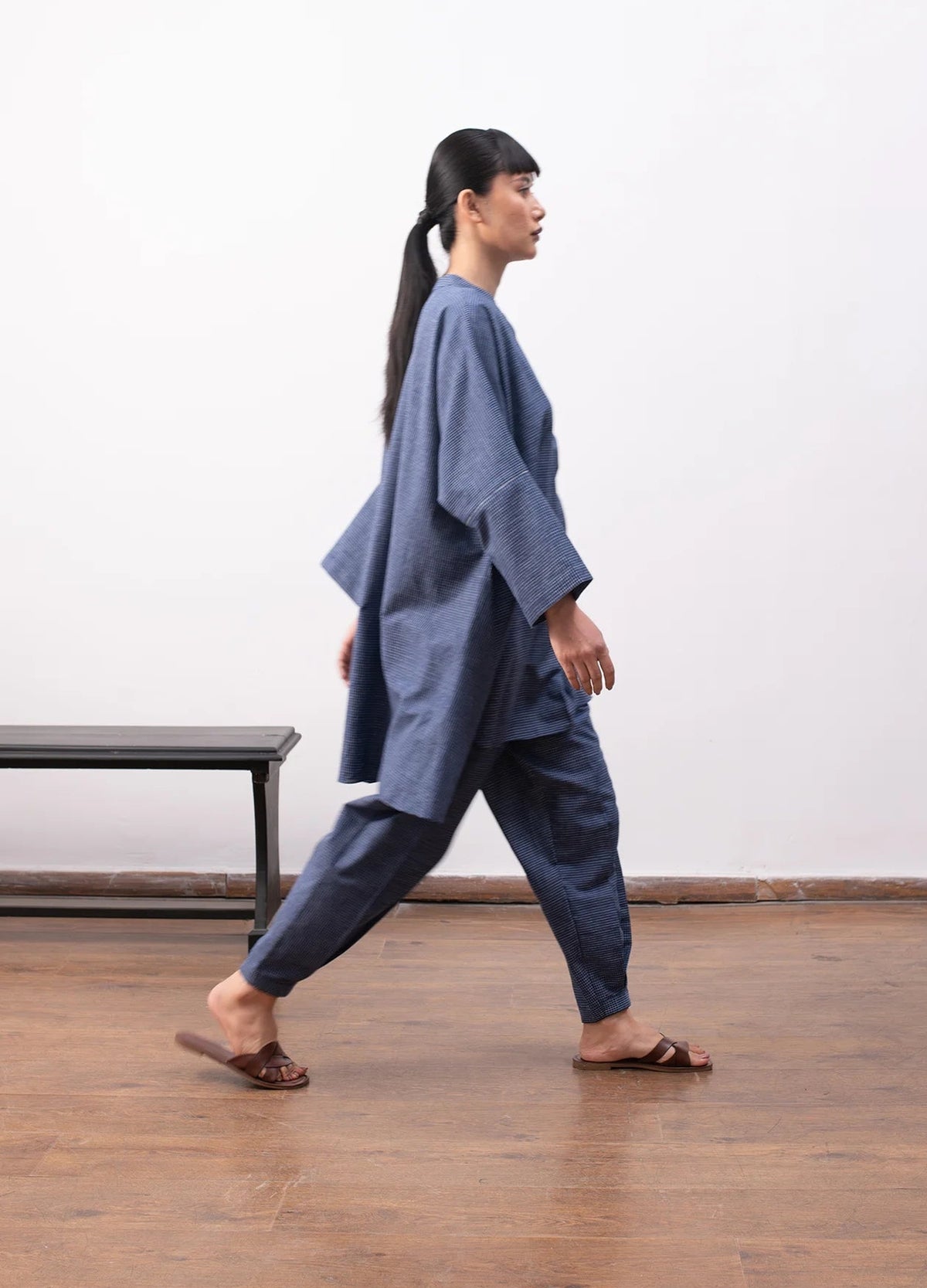 Women’s navy blue tunic top with pants and wide sleeves – Hiranya