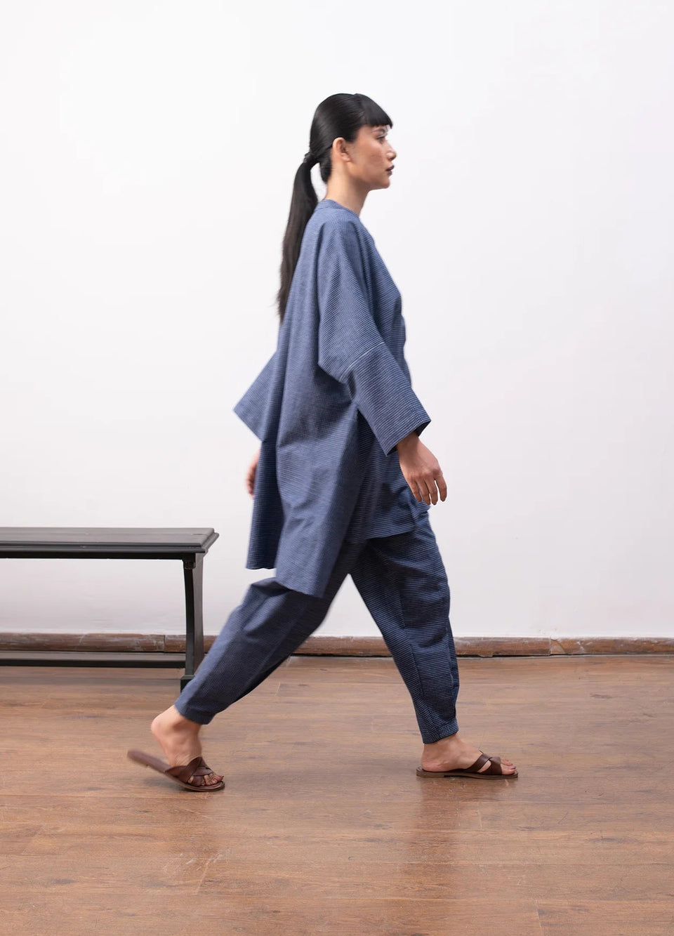 Women’s navy blue tunic top with pants and wide sleeves – Hiranya