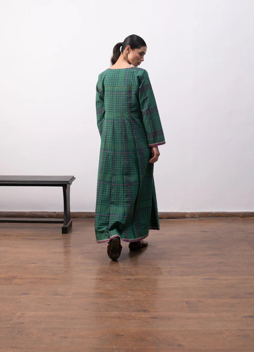 Forest green dress with soft structured silhouette - Hiranya
