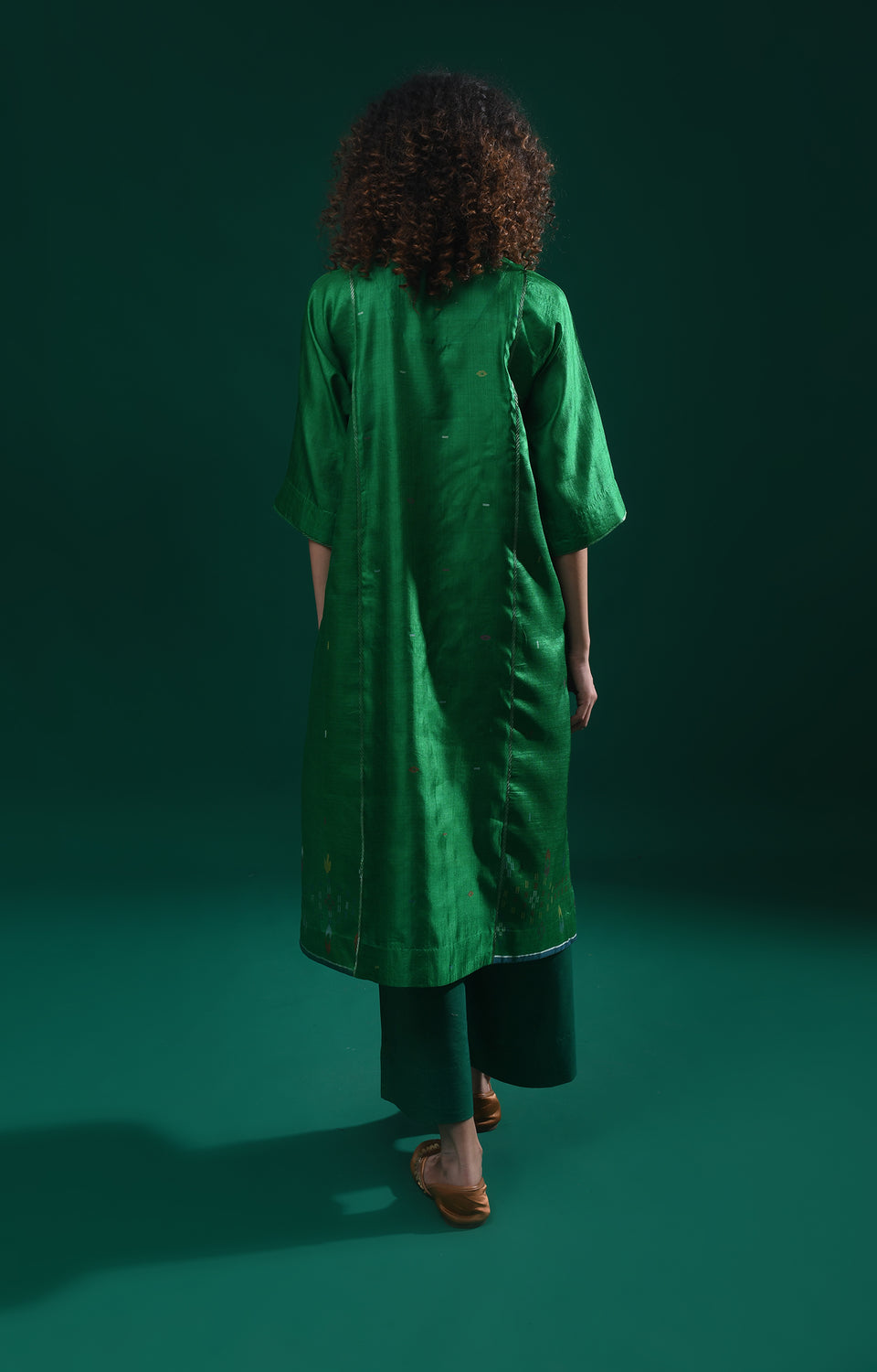 Emerald green silk Jamdani co-ord set with phiran-style tunic and matching pants - Hiranya 