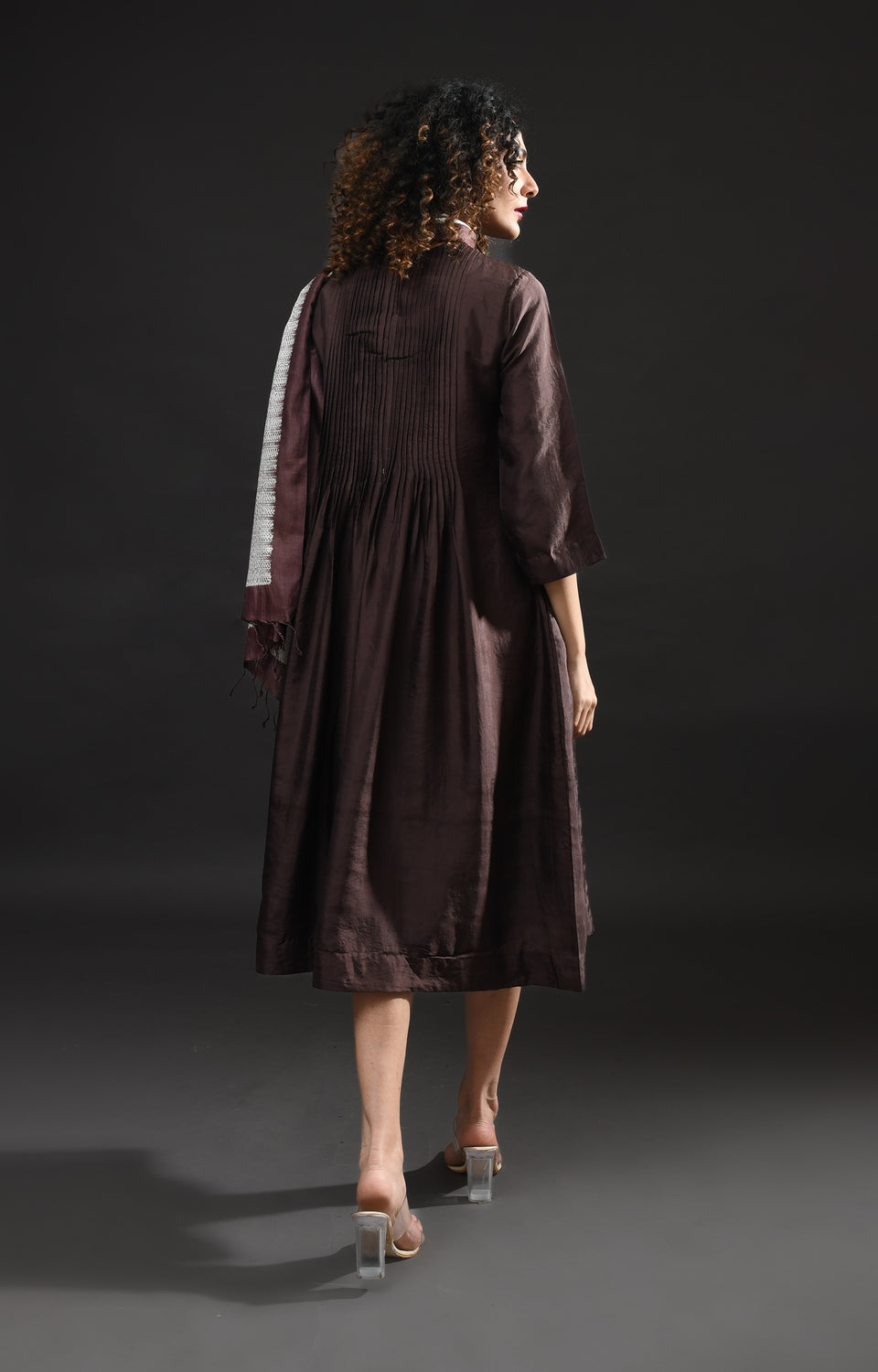 Dark brown mulberry silk pintuck dress with stole  – Midi dresses