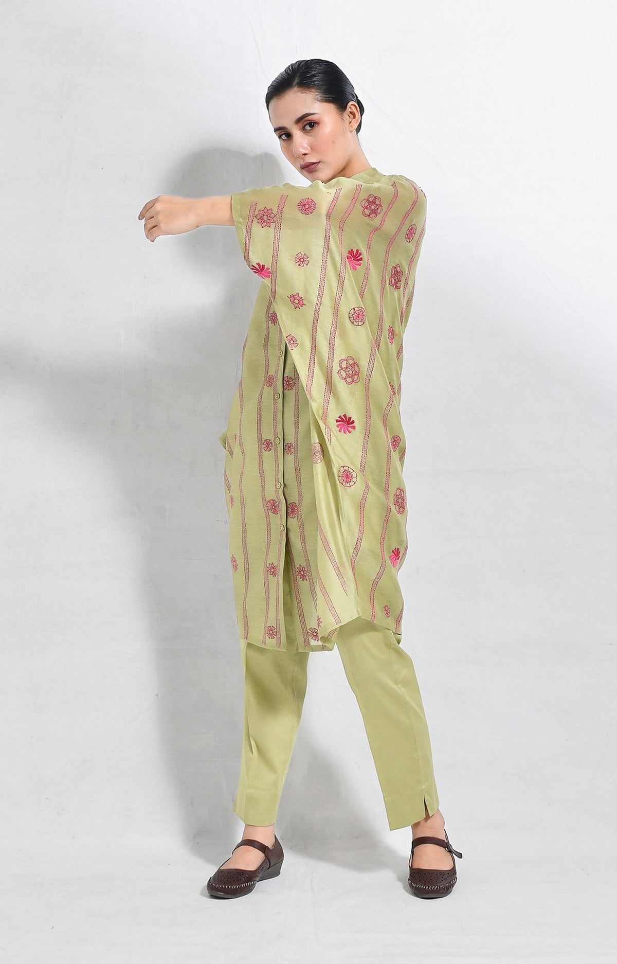 Green embroidered chanderi silk kaftan co-ord set – Hiranya