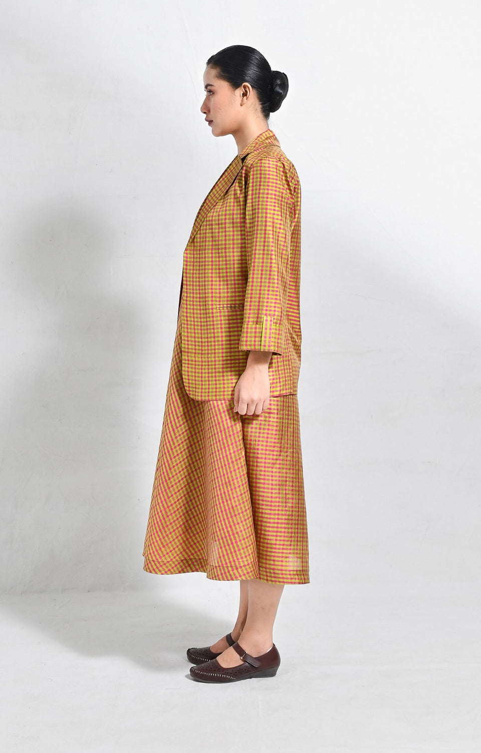 Bangalore silk checks blazer with tailored lapel in neutral tones