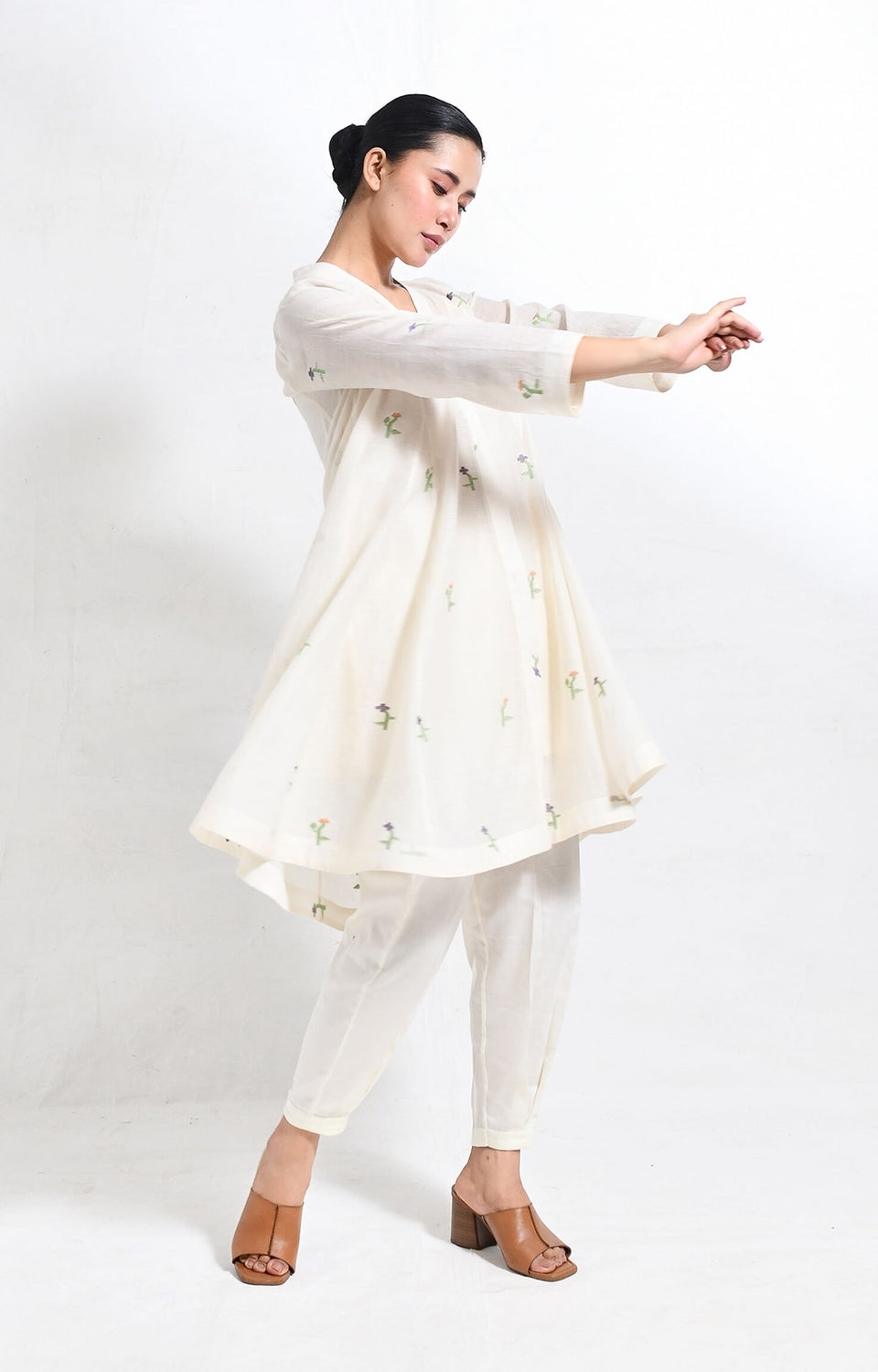 Kora khadi silk jamdani kurta set