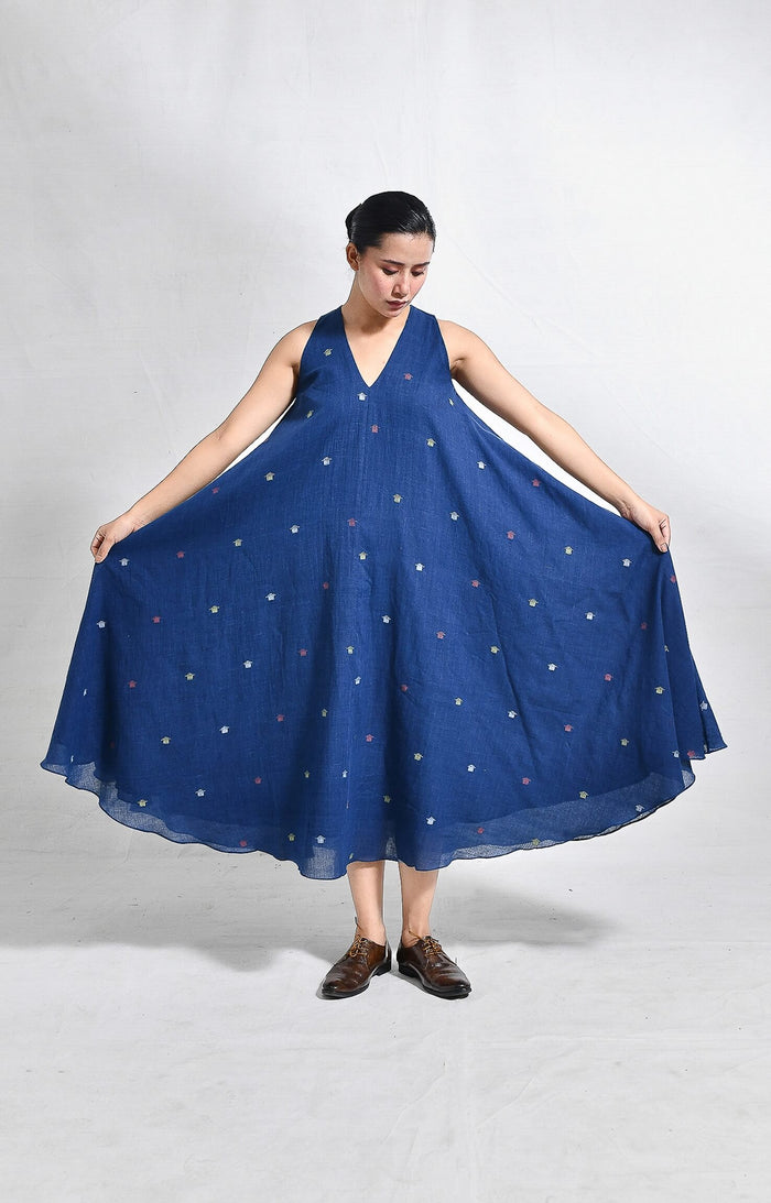 khadi dress design Beautiful Khadi-silk Dress with modern drape and different silhouettes