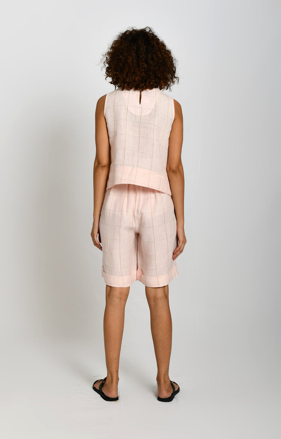 Pink linen bermuda shorts