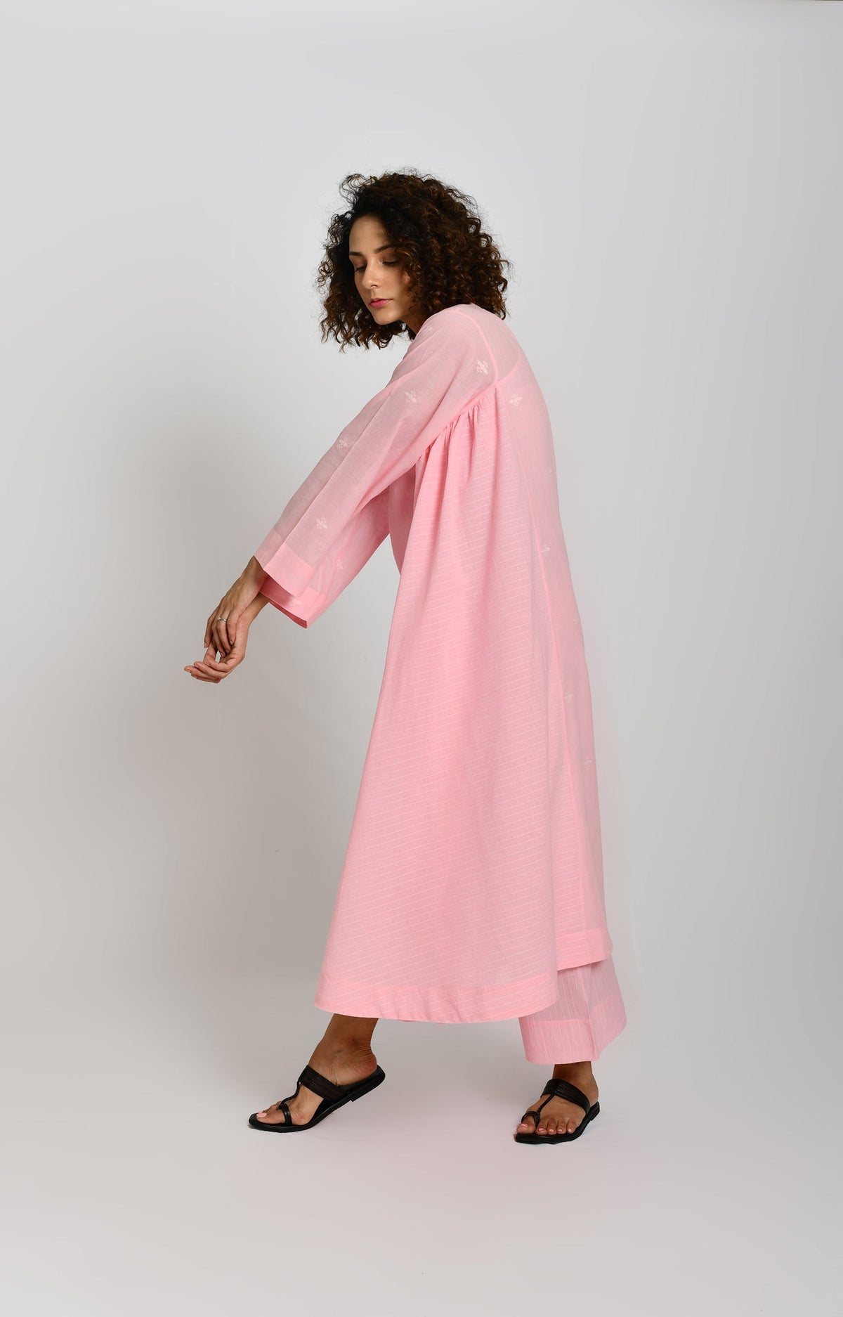 Pink Jamdani side gather kurta with handwoven detailing