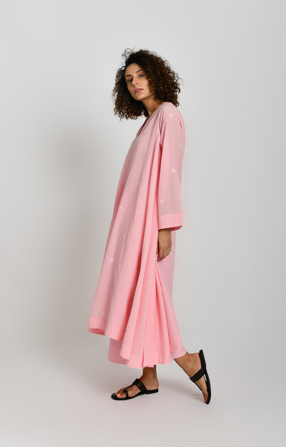 Pink Jamdani side gather kurta with handwoven detailing