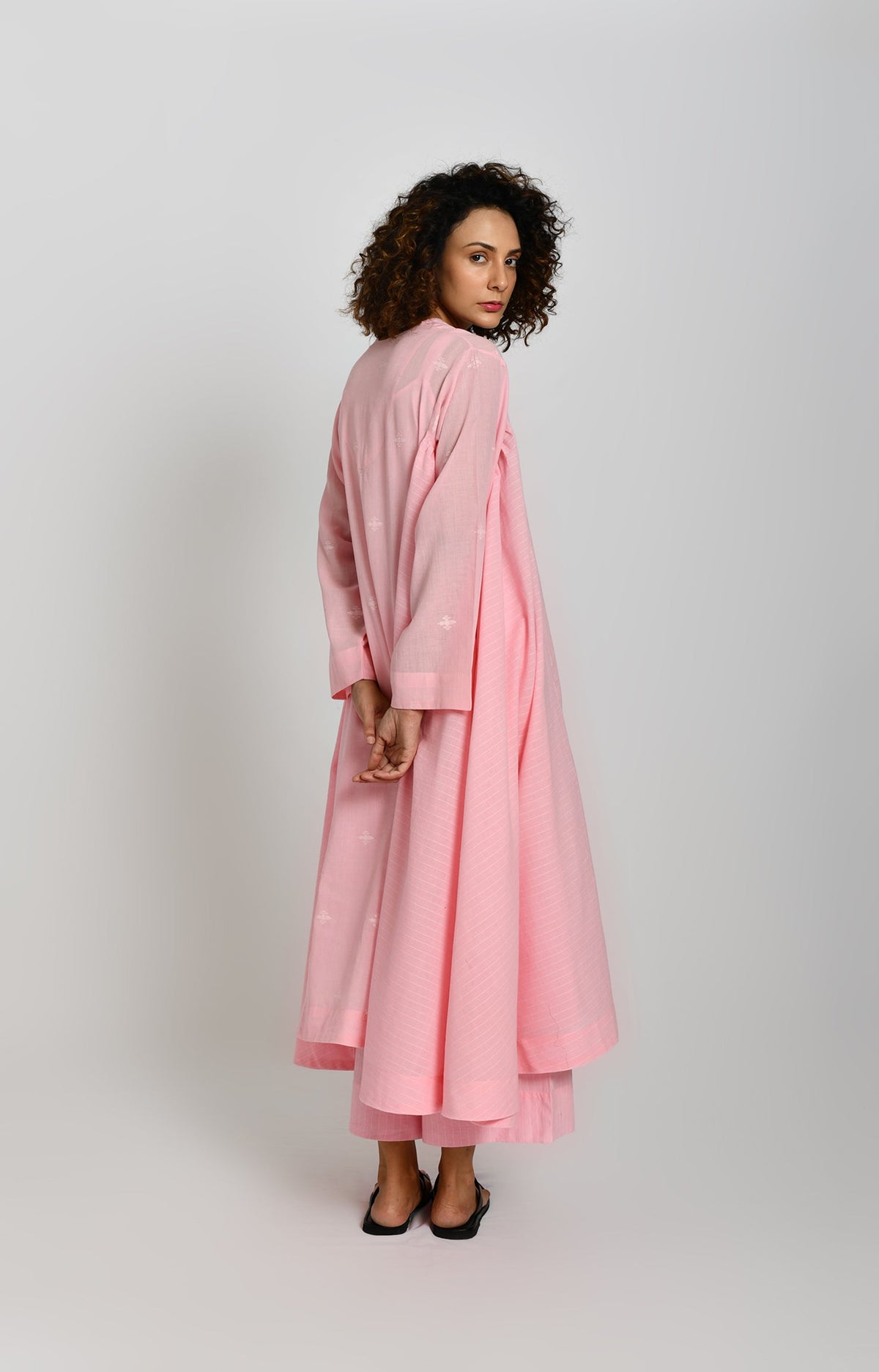 Pink Jamdani side gather kurta with handwoven detailing