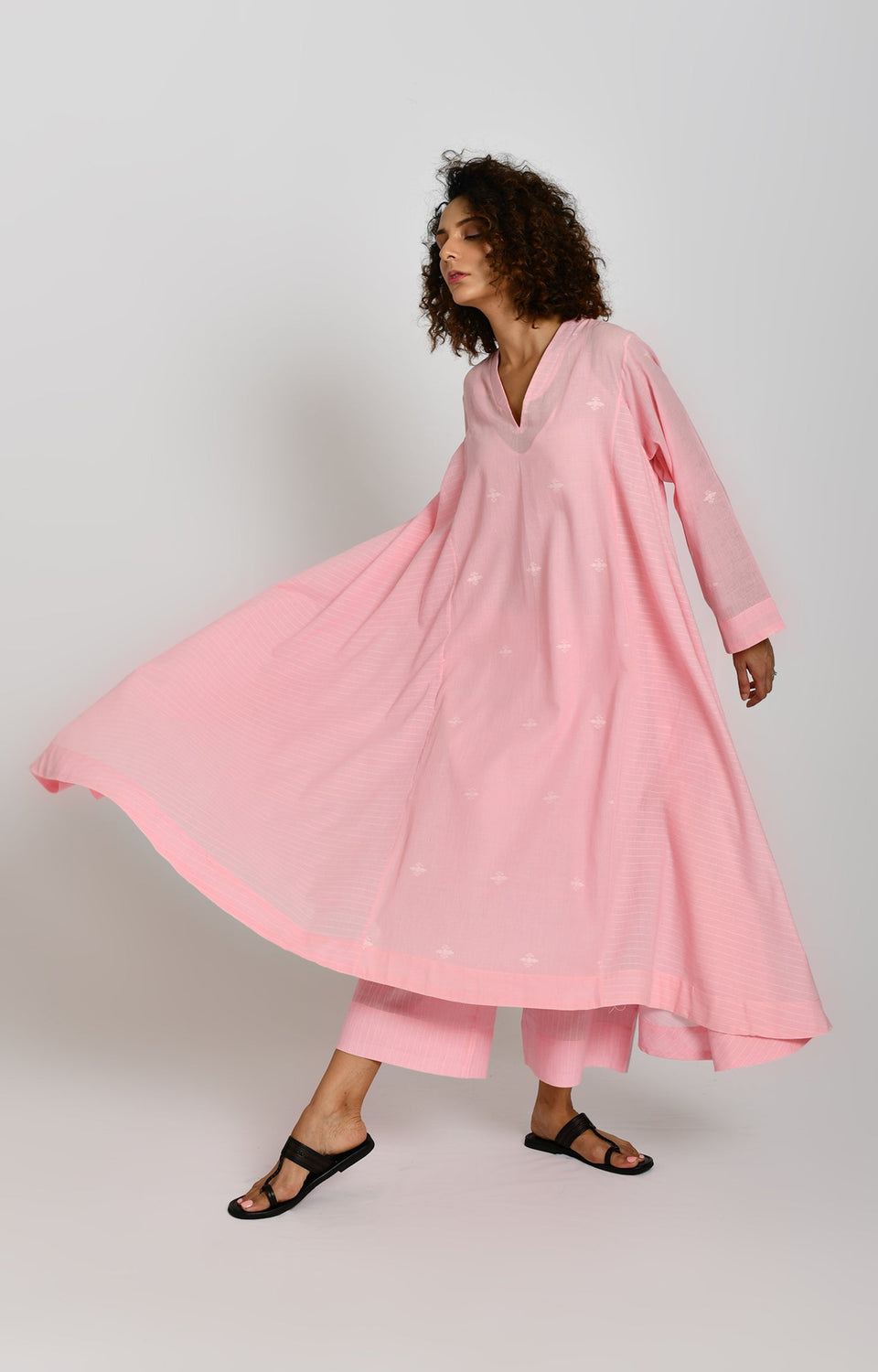 Pink Jamdani side gather kurta with handwoven detailing
