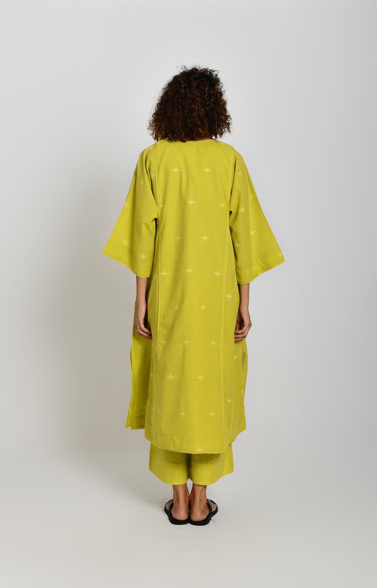 Olive Jamdani phiran co-ord set with traditional weave