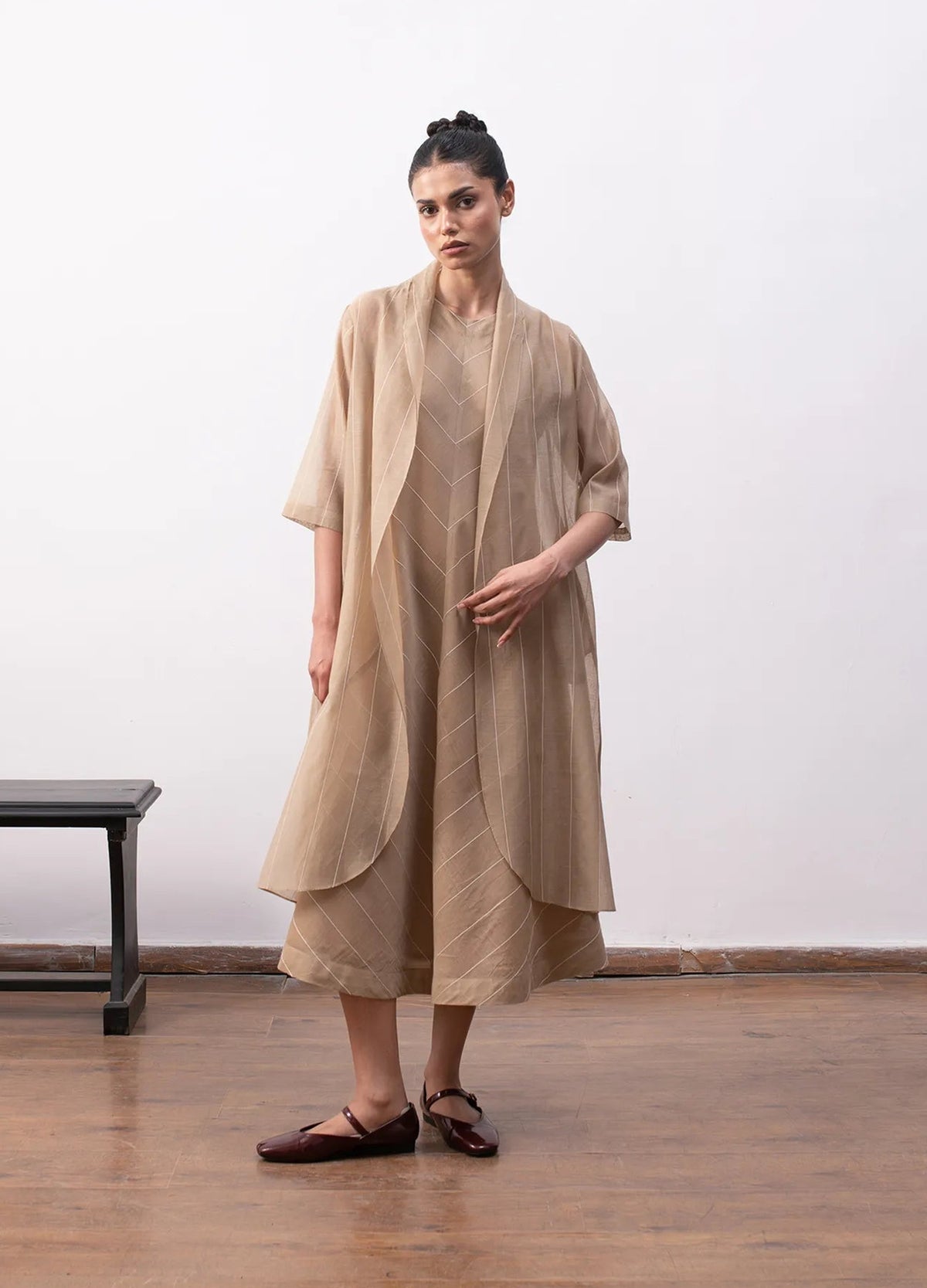 Beige layered dress with flowy silhouette jacket - Hiranya