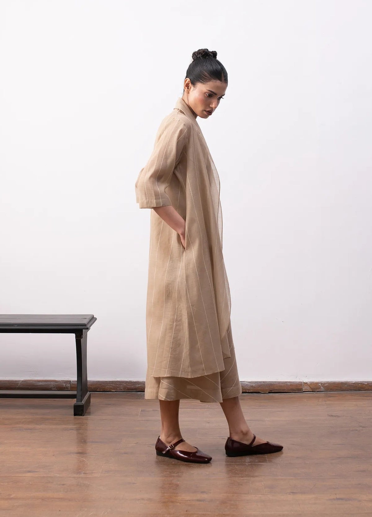Beige layered dress with flowy silhouette jacket - Hiranya