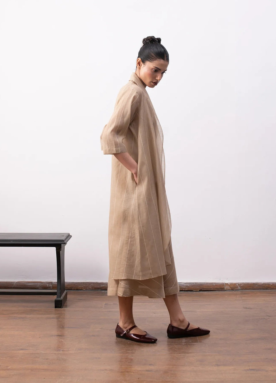 Beige layered dress with flowy silhouette jacket - Hiranya