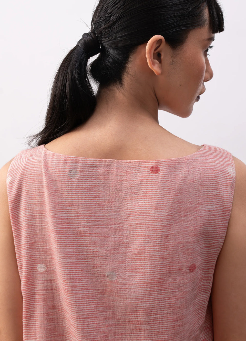Pink dress with fitted bodice and flared hem - Hiranya