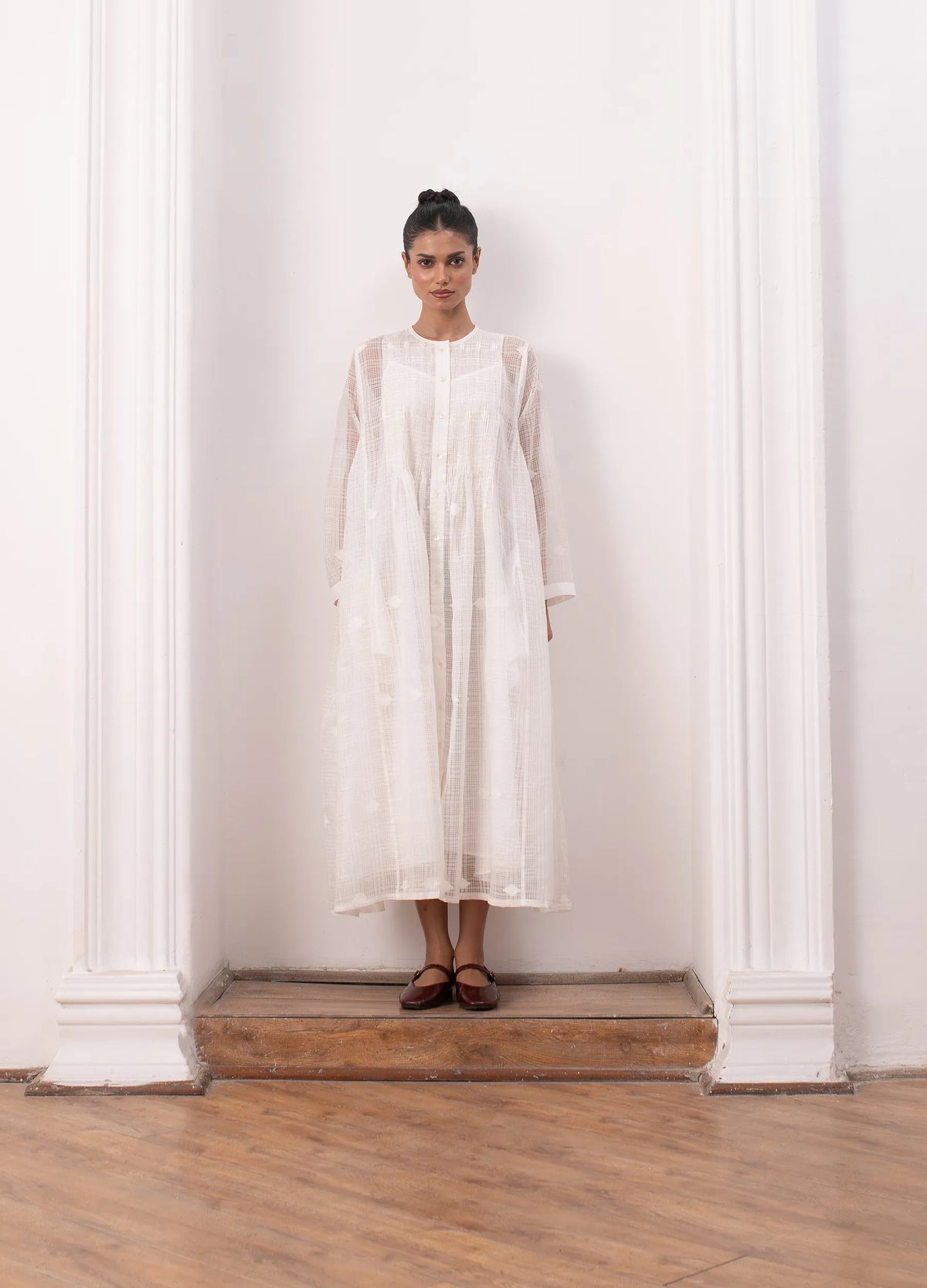 White midi dress with minimal clean silhouette - Hiranya