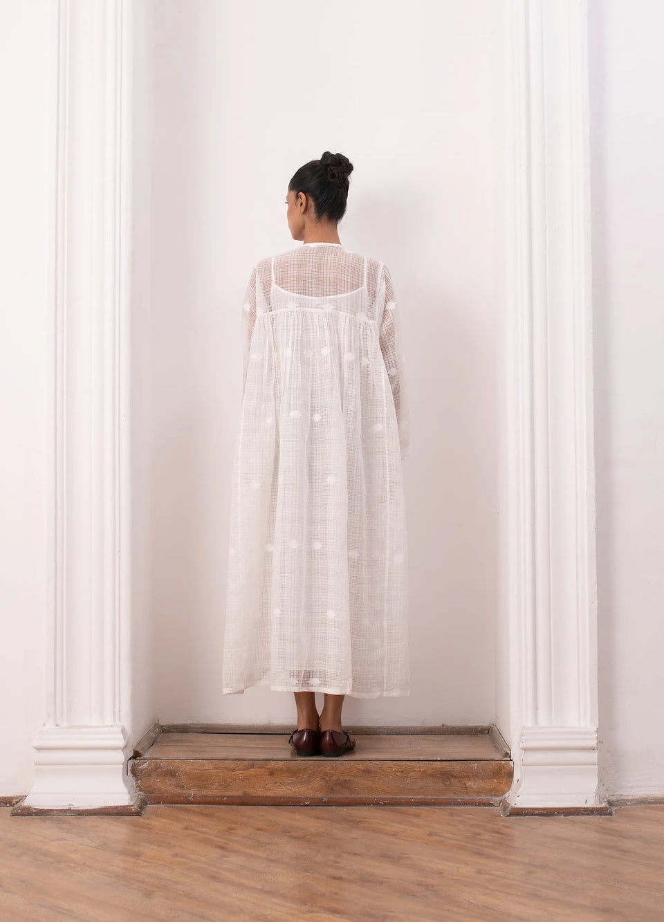 White midi dress with minimal clean silhouette - Hiranya