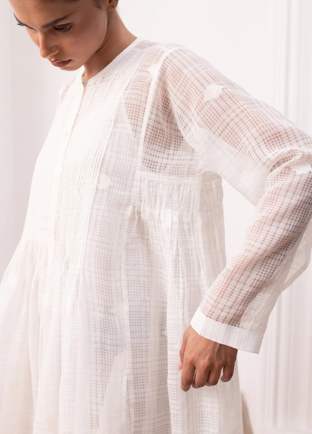 White midi dress with minimal clean silhouette - Hiranya