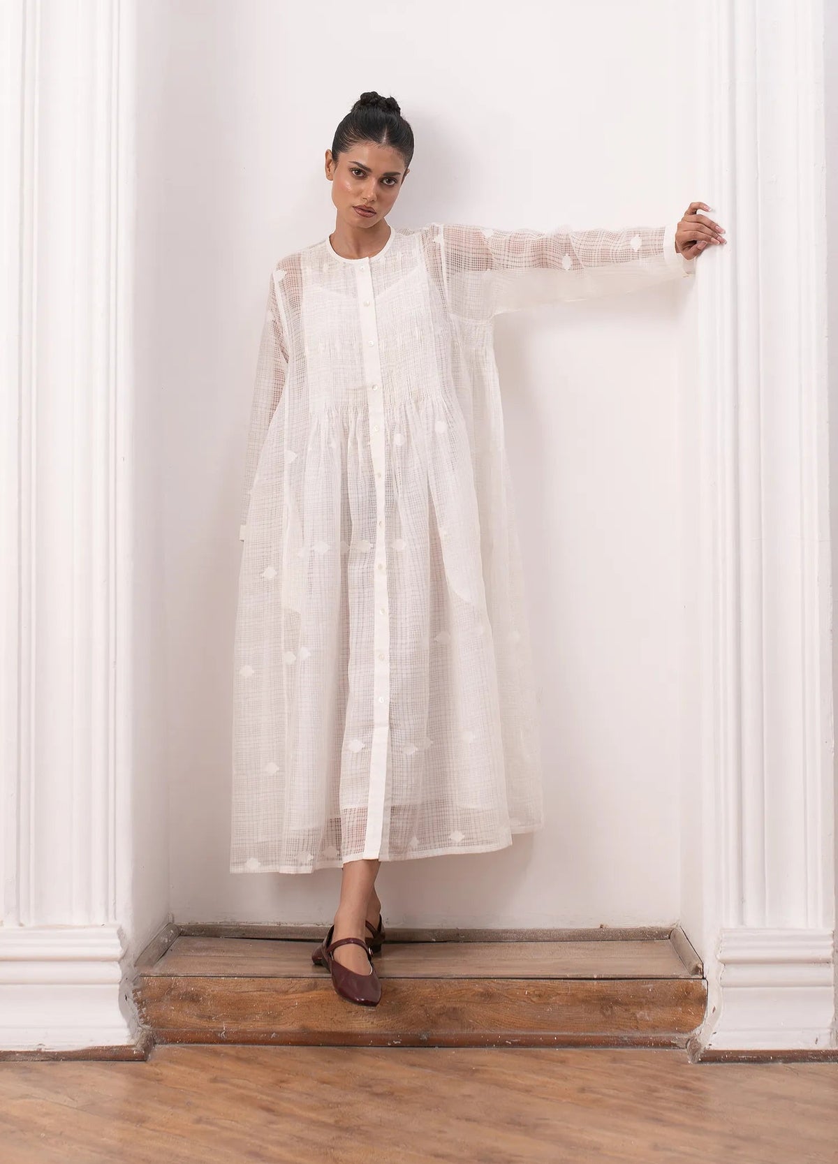 White midi dress with minimal clean silhouette - Hiranya