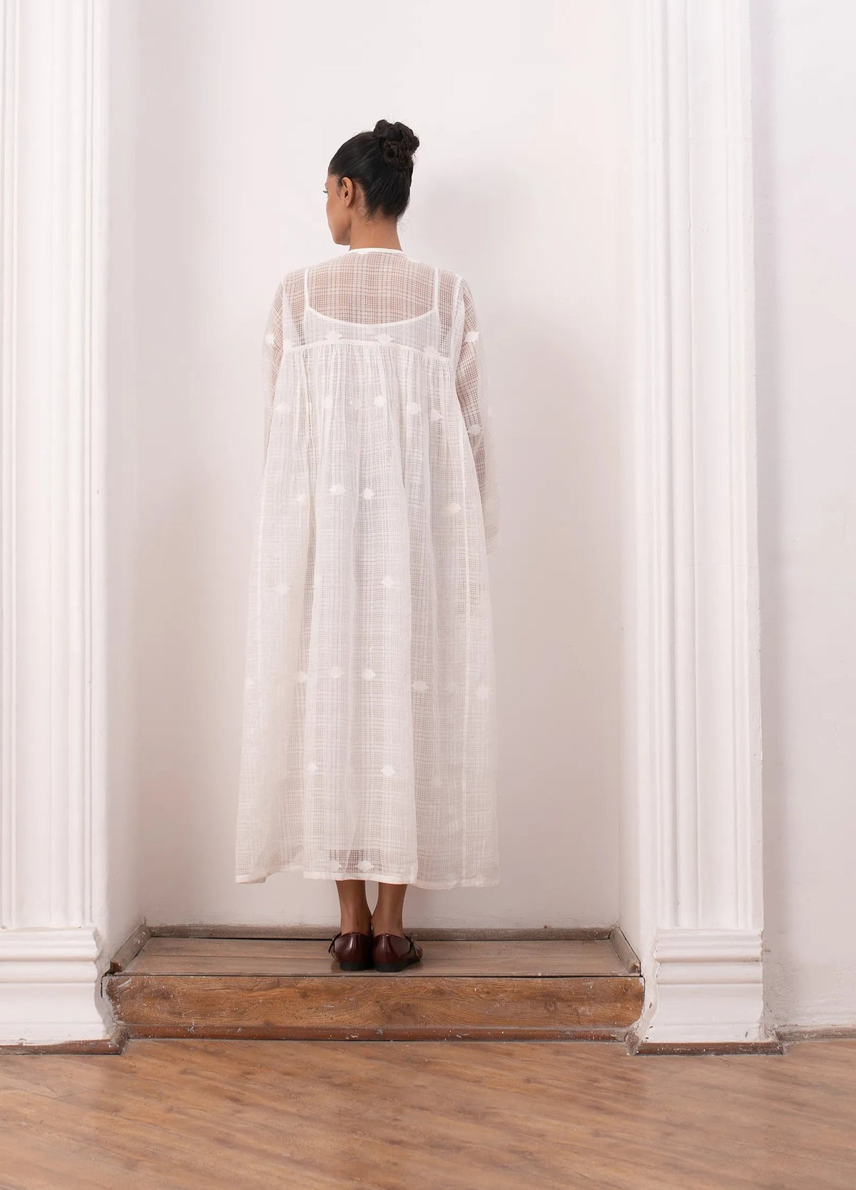 White midi dress with minimal clean silhouette - Hiranya
