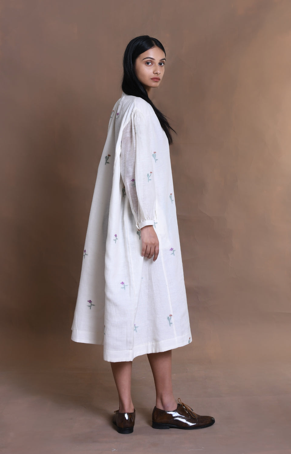 Cream handwoven jamdani gather shirt for women – Hiranya