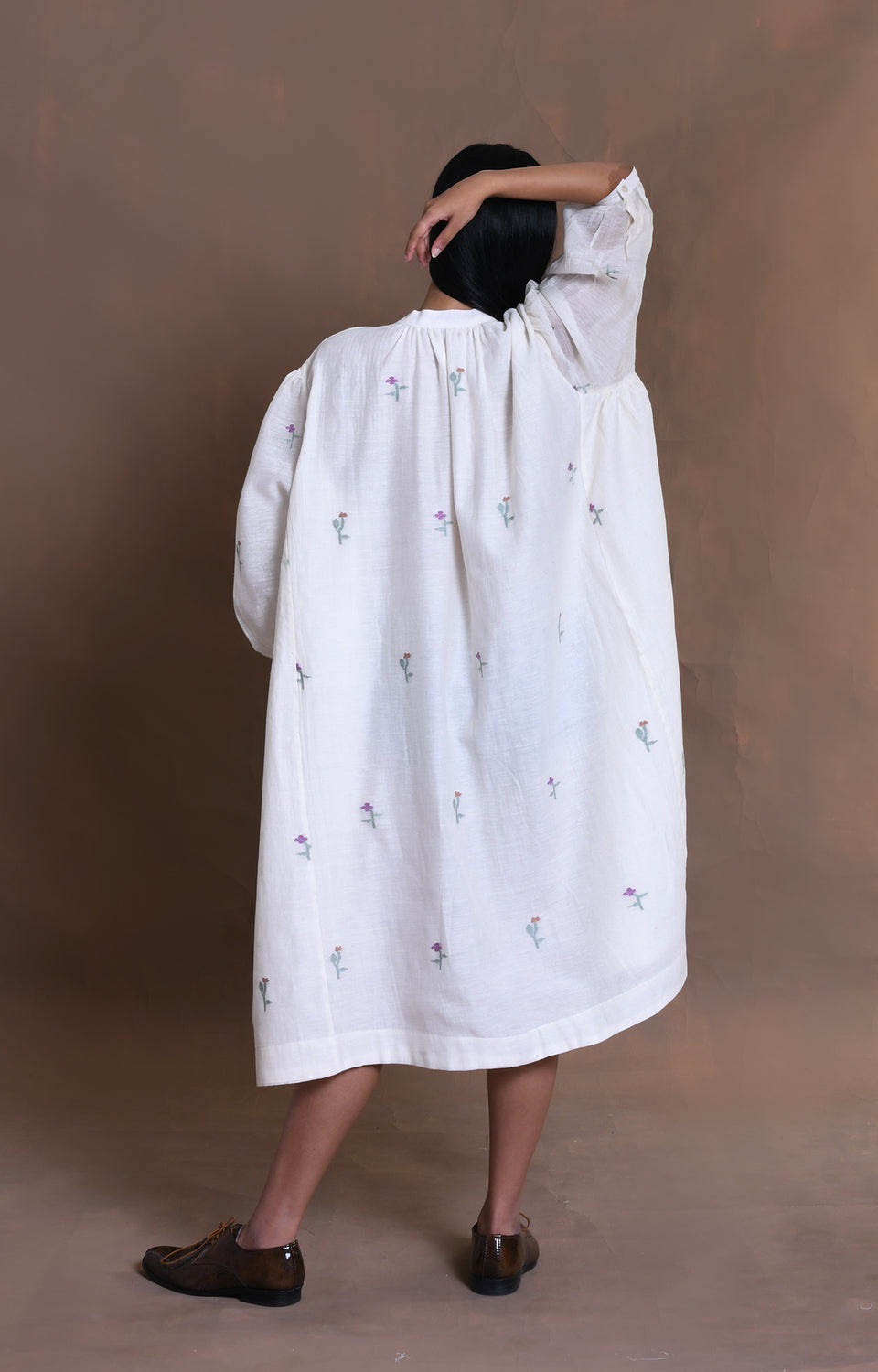 Cream handwoven jamdani gather shirt for women – Hiranya