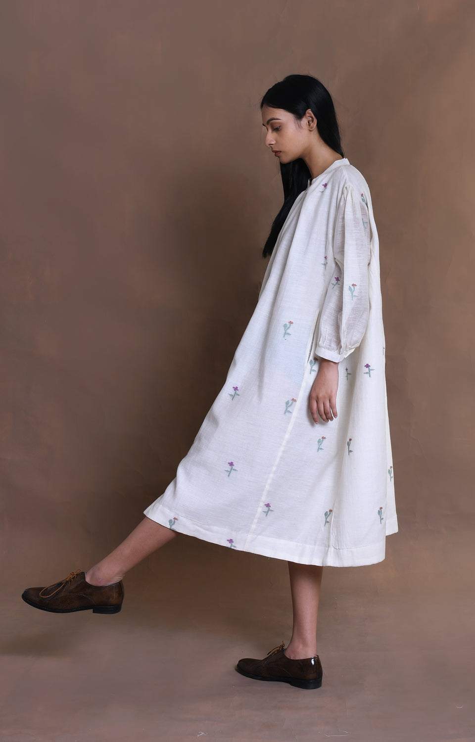 Cream handwoven jamdani gather shirt for women – Hiranya