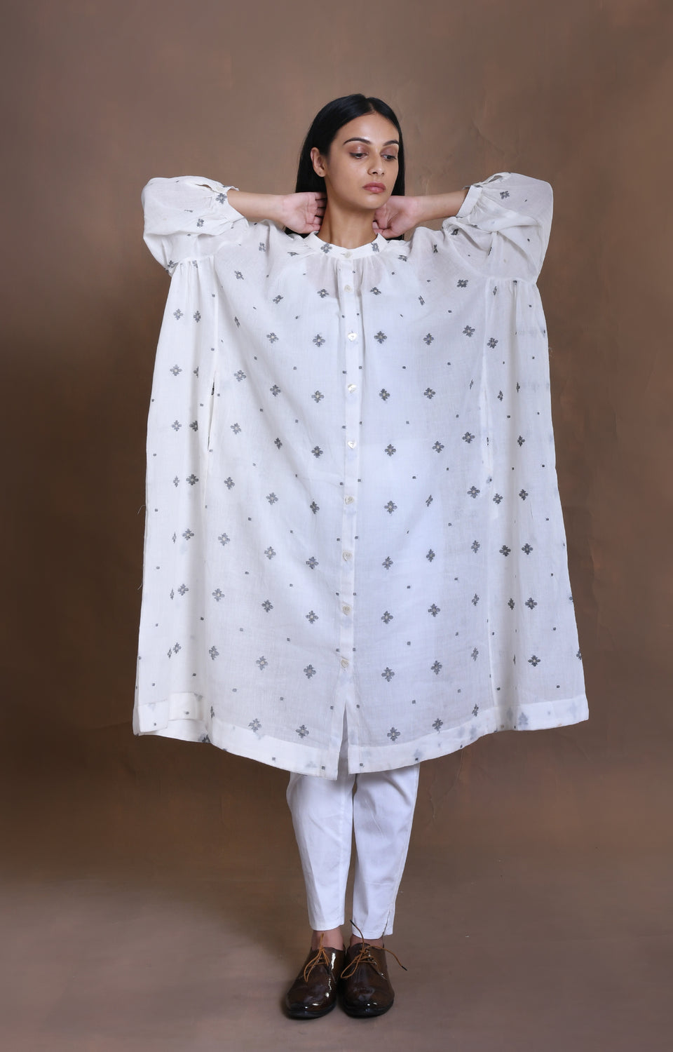 Handwoven Cotton White jamdani gather shirt for women – Hiranya