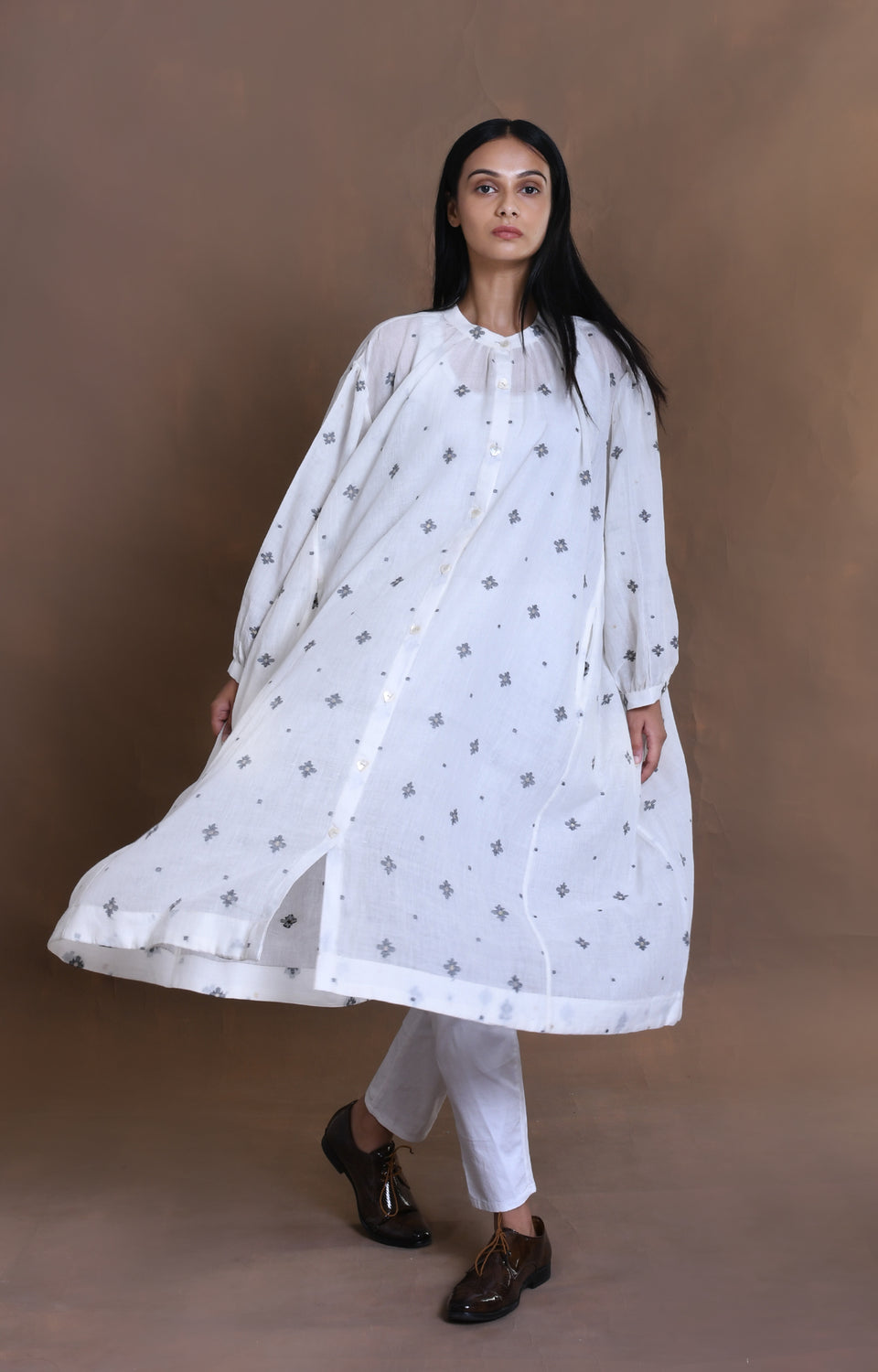 Handwoven Cotton White jamdani gather shirt for women – Hiranya